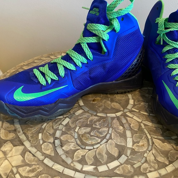 Like New Nike Zoom Hyperdisruptor, size 8 men - Picture 4 of 10